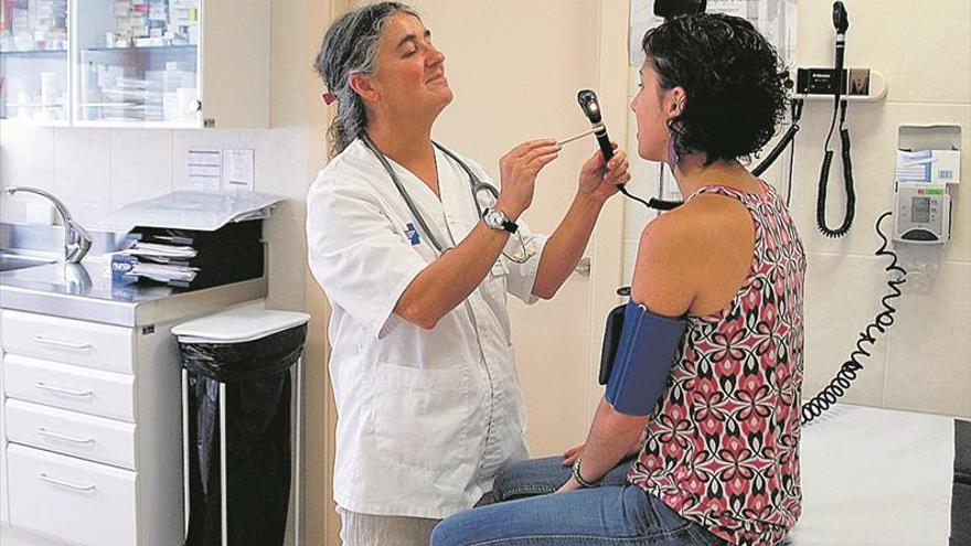 Sanidad podría optar por médicos en paro para mitigar los retrasos