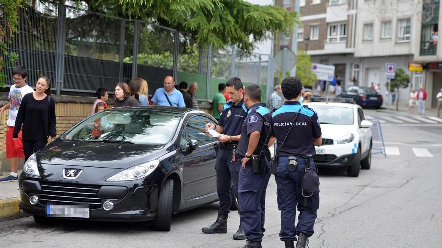 Multan a 15 conductores cada semana en la ciudad al carecer de ITV, seguro o carné