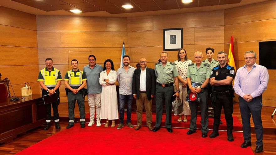 Autoridades y otros agentes implicados en el dispositivo de seguridad de la Festa do Albariño.