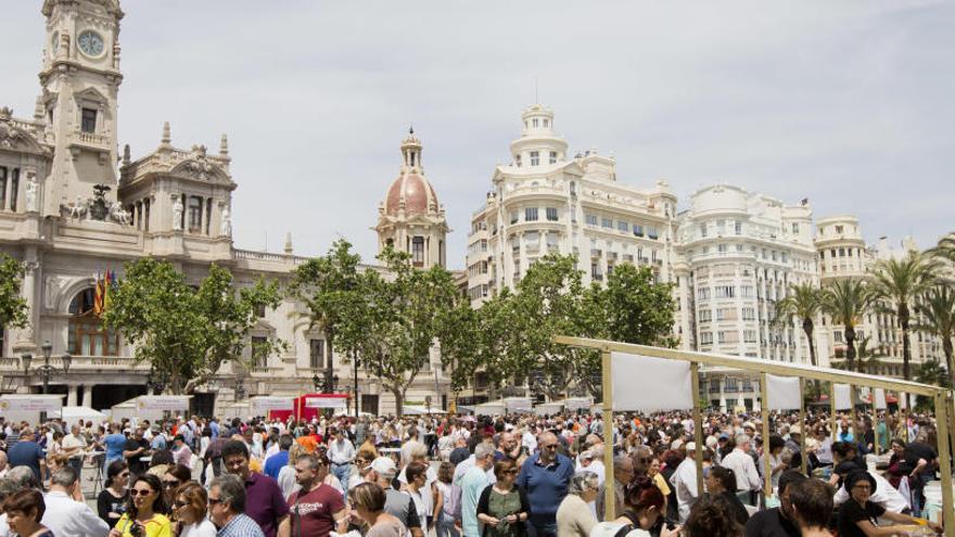 El PSPV no aceptará peatonalizar con maceteros la plaza del Ayuntamiento