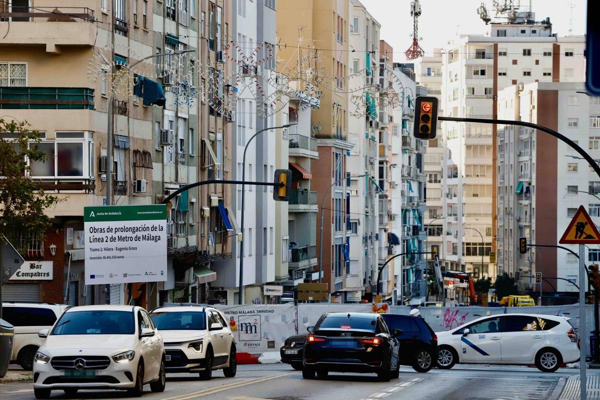 MLG 19-12-2025.-Tráfico intenso en los alrededores de calle Eugenio Gross y Las Chapas a causa de las obras del Metro