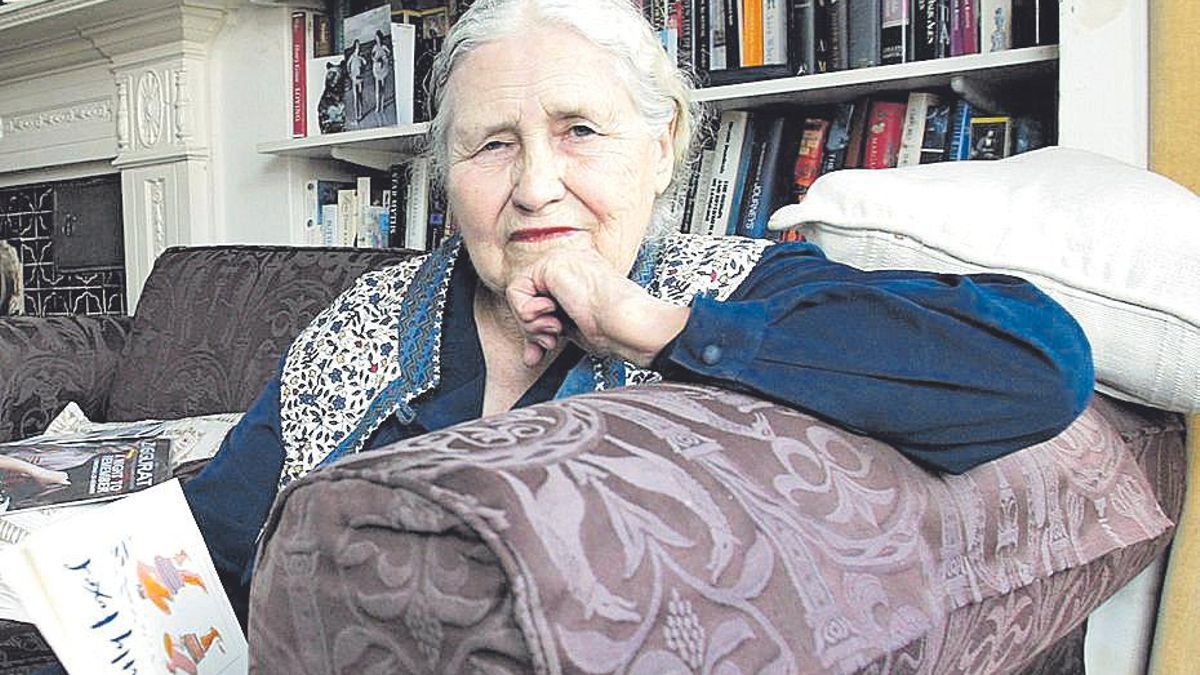 La escritora Doris Lessing.
