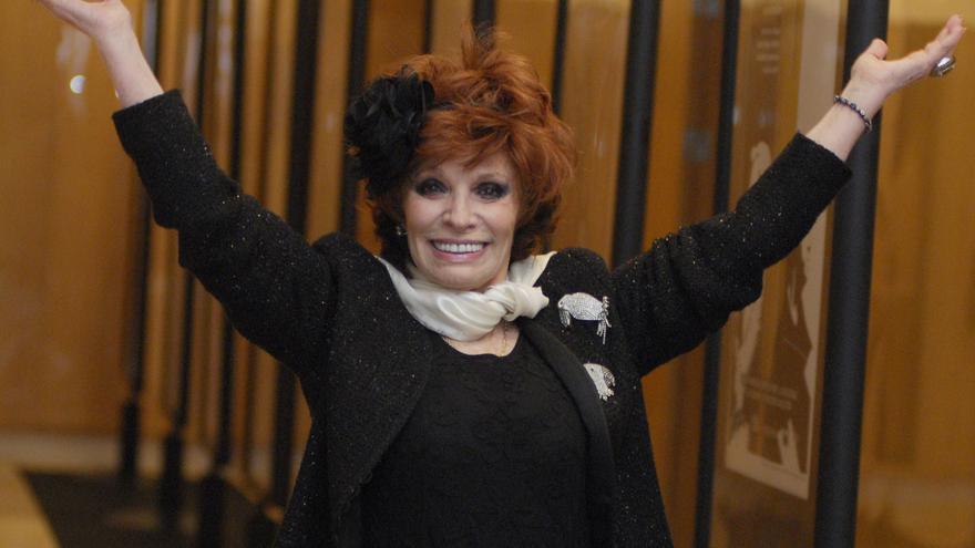 El hombre que se coló de madrugada en su cama: así murió Encarnita Polo, la artista que renació ante el público cacereño