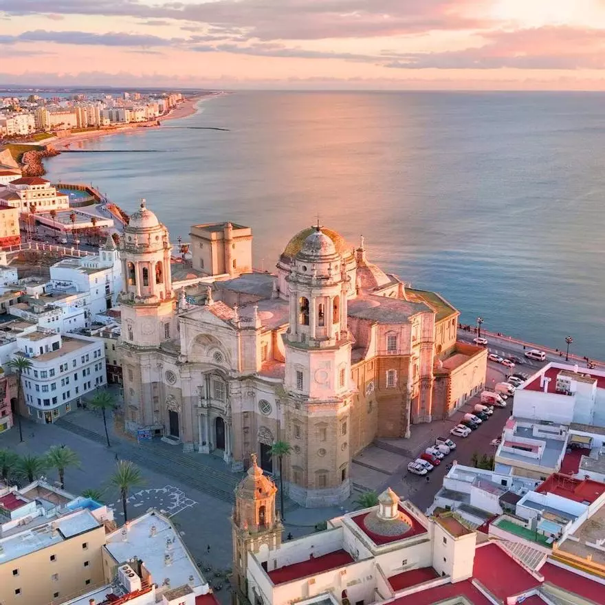 El refugio de José Yélamo es la ciudad de su infancia: "Empaparme para al día siguiente plasmarlo en la página de un periódico... es mágico"