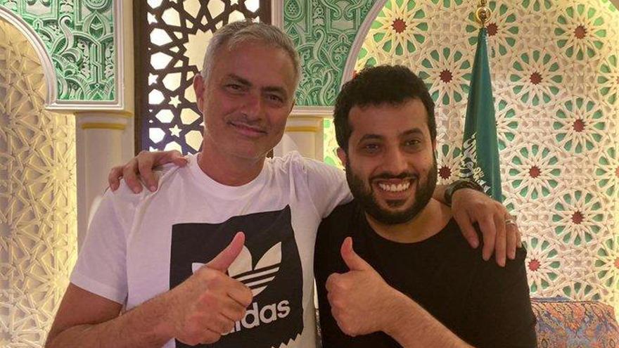 Mourinho y Turki Al-Sheikh.