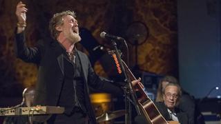 Glen Hansard, viaje purificador en el Palau