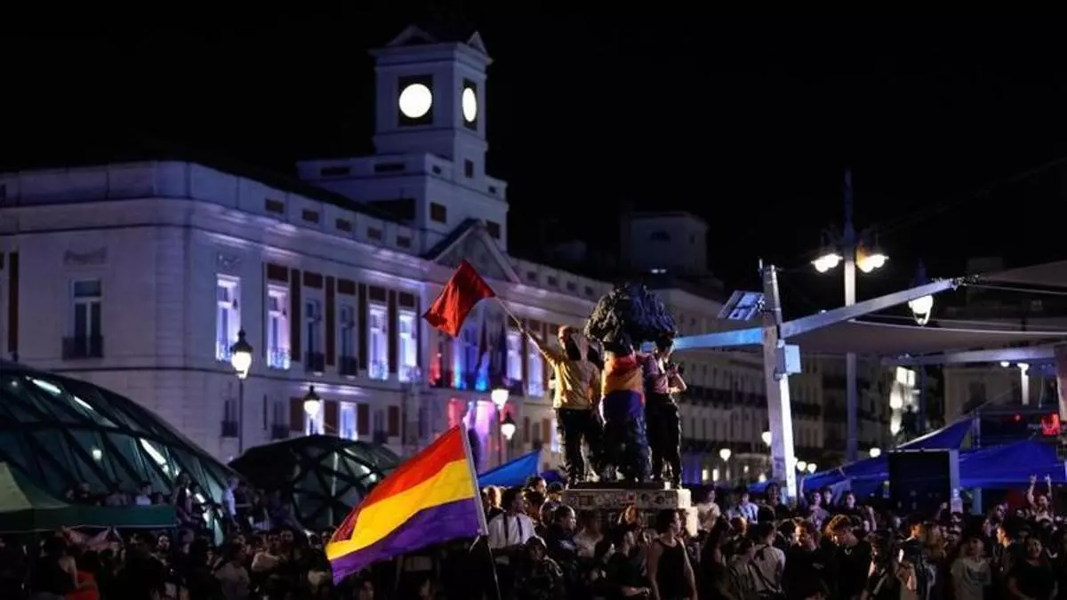 Quinta noche de acampada en Sol por el derecho a una vivienda digna