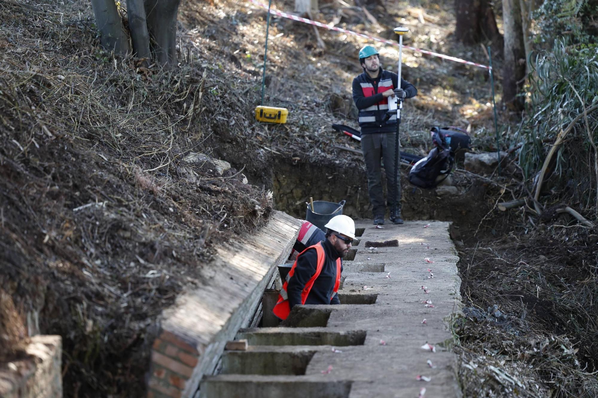 EN IMÁGENES: La exhumación de la fosa de La Lloba, en Castrillón