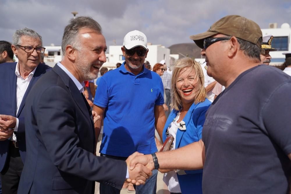 El buque escuela 'Juan Sebastián Elcano' visita por primera vez La Graciosa