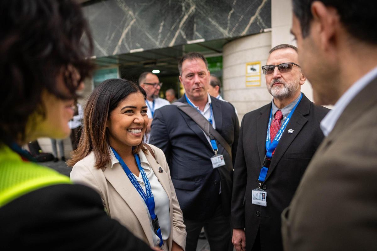 La NASA visita la cámara hiperbárica de Imetisa en el HUC