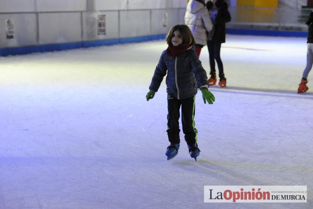 ¡Ya es Navidad en Murcia! Con pista de hielo inclu