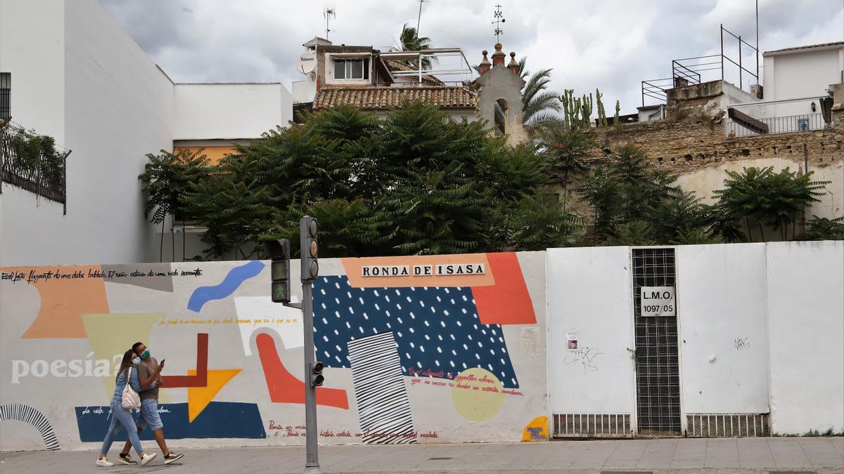 Solar de Cruz del Rastro que se va a convertir en edificio de locales para el ocio.