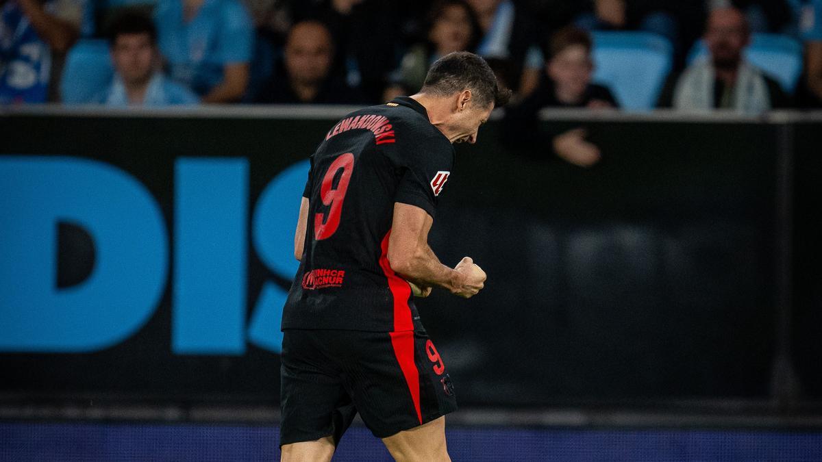 Lewandowski celebra su gol, el 0-2 del Barça al Celta en Balaídos.