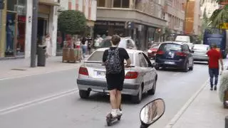 La Policía Local de Lorca pone el foco en los patinetes para evitar su uso indebido