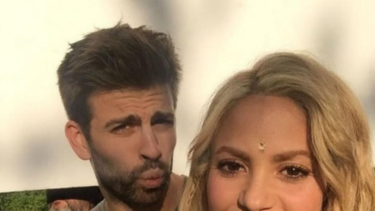 Shakira y Piqué juntos y sonrientes