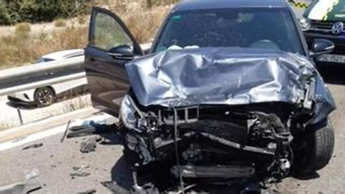 Cinco heridos tras el impacto entre dos coches en Caravaca