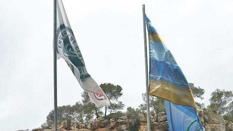 Izado oficial de bandera.