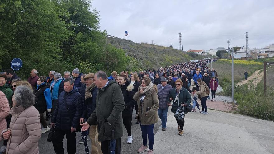 Más de 3.000 personas marchan en Montilla en defensa de la sanidad pública.