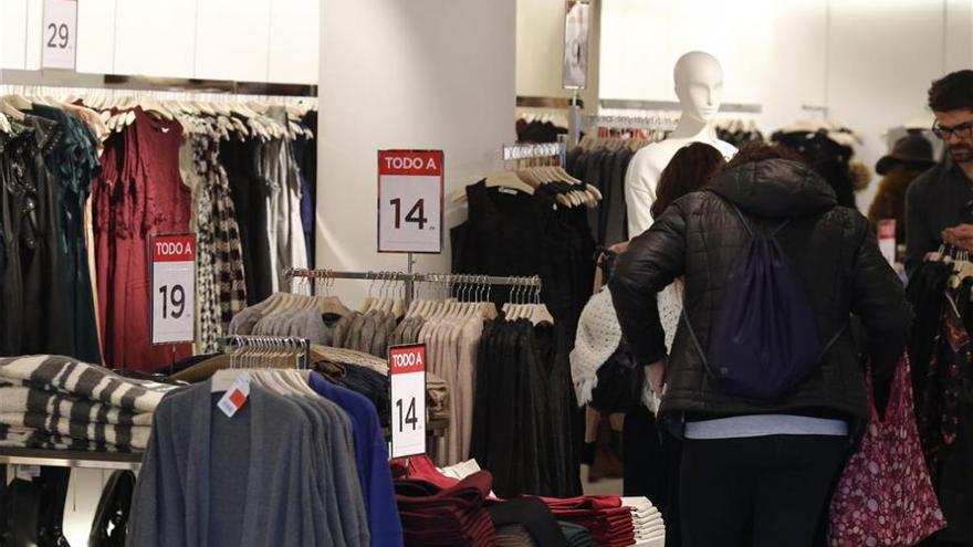 Los precios suben en Córdoba el 1,1% por el fuerte aumento en el vestido y el calzado