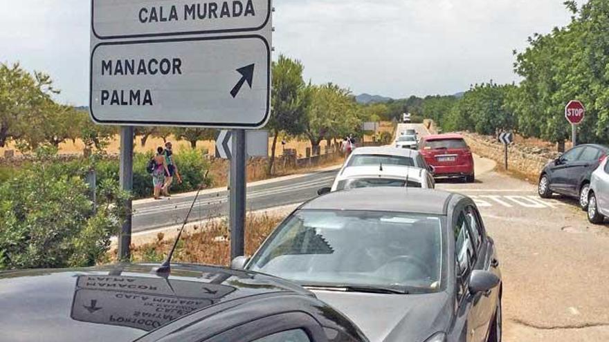 Las dificultades para dejar el coche cerca del camino de acceso provocan problemas de seguridad.