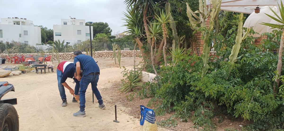 La Policía Local y la Guardia Civil detienen a las dueñas de la casa Langostina cuando itentaban evitar la ocupación de una parcela