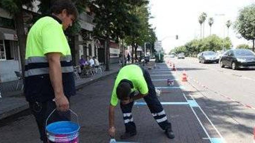 El Ayuntamiento estudia cobrar a los vecinos por aparcar en barrios