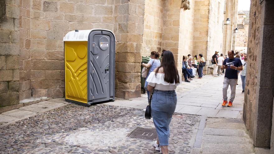 La parte antigua de Cáceres pide batidas policiales contra los orines