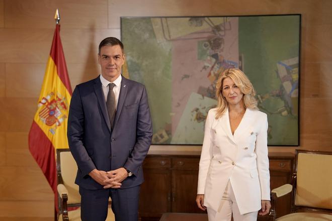 La reunión entre Pedro Sánchez y Yolanda Díaz, en imágenes