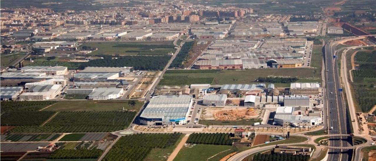 Polígono industrial Els Mollons en Alaquàs, en una imagen aérea de archivo.