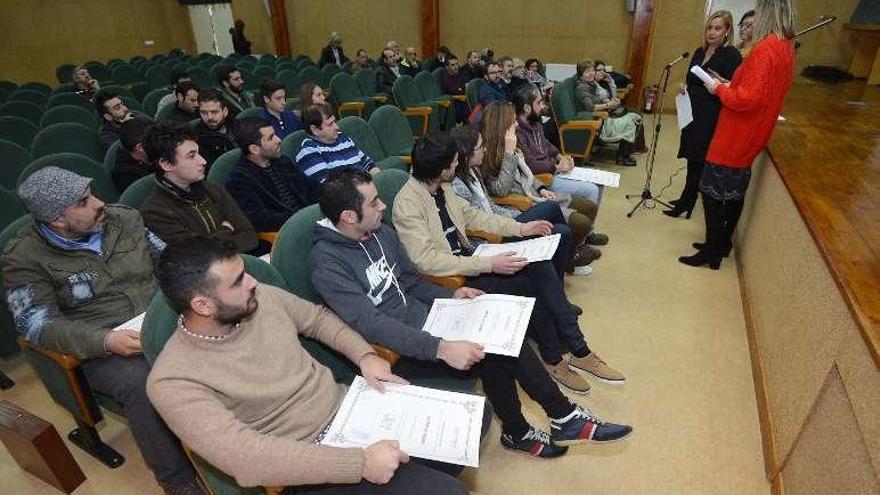 Una entrega de premios en la Escola el pasado diciembre. // G.S.