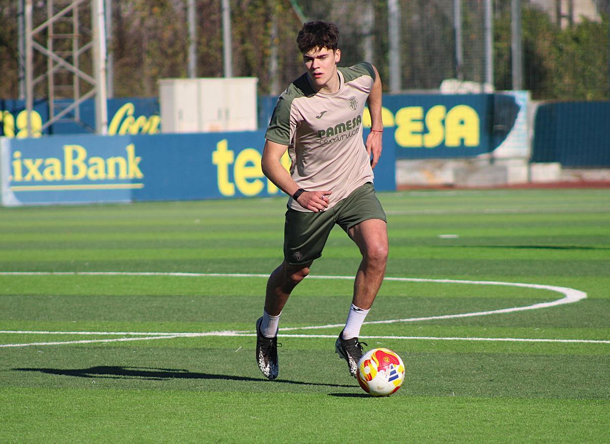 Álex Fita es uno de los dos fichajes que ha cerrado el Villarreal C.