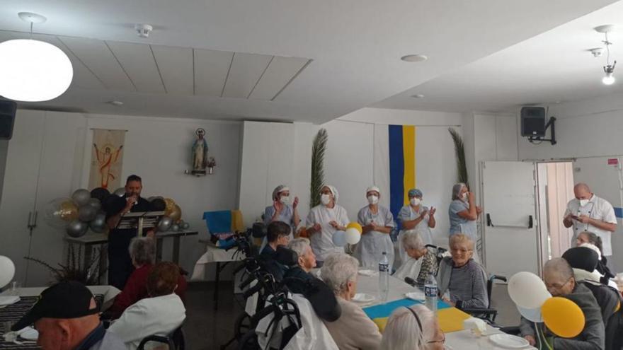 The IASS senior centers celebrate their ‘Canary Islands Week’