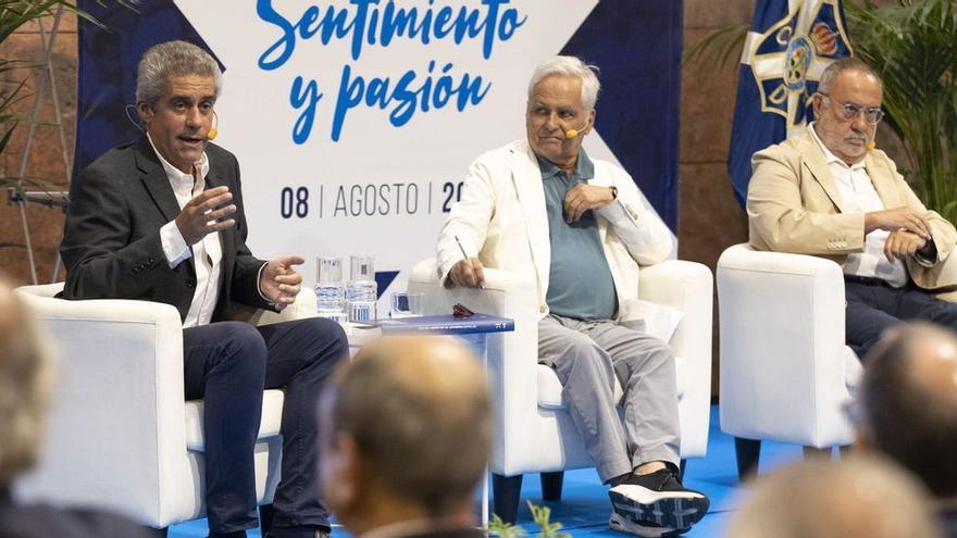 Luis Padilla, Juan Cruz y Alfredo Relaño desgranaron los detalles del libro