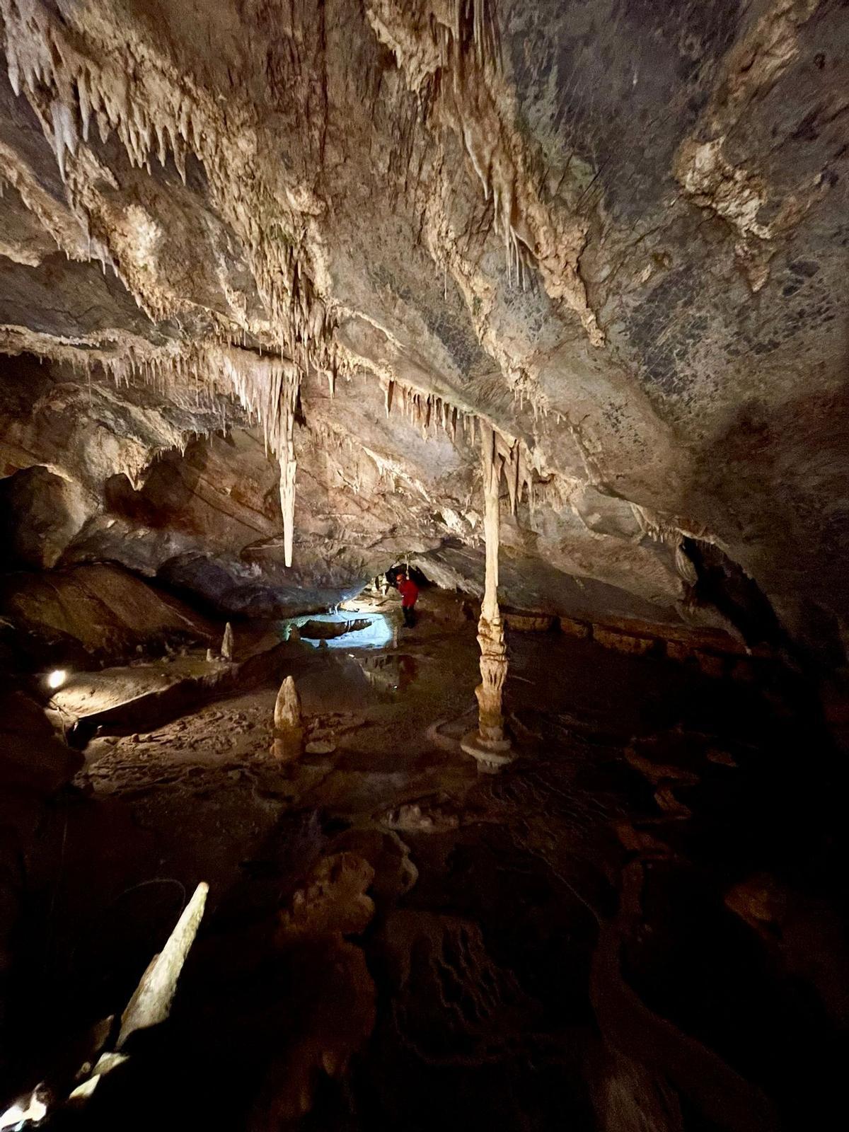 La cueva de Basura se encuentra al norte de Italia.