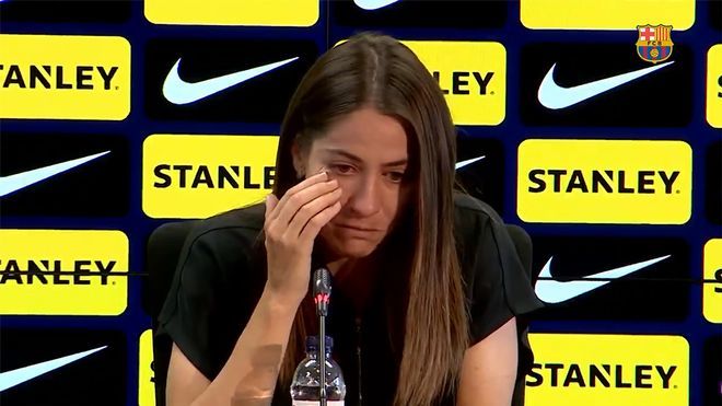 Vicky Losada se emociona en su despedida del Barça.