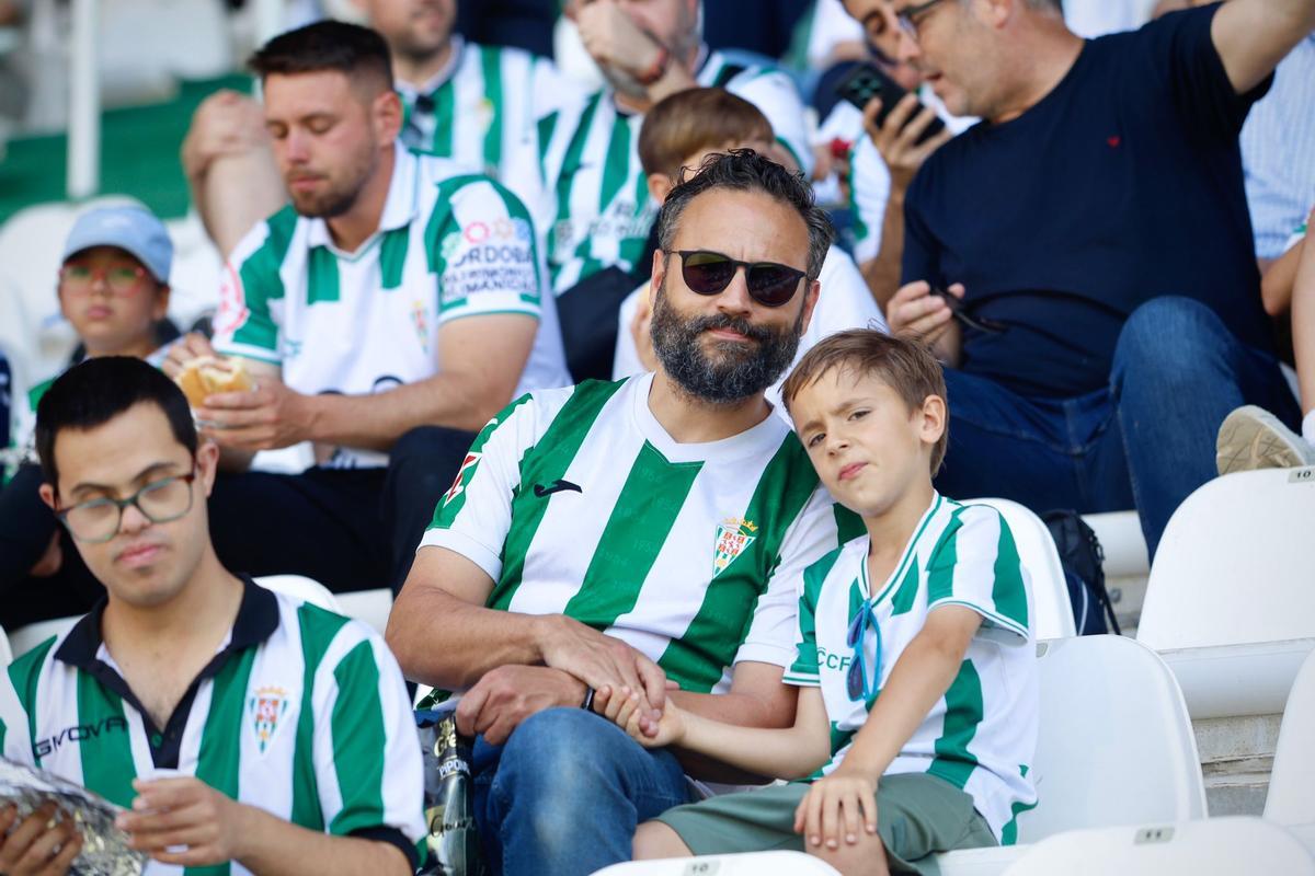 Córdoba CF-Sporting de Gijón | Las imágenes de la afición en El Arcángel