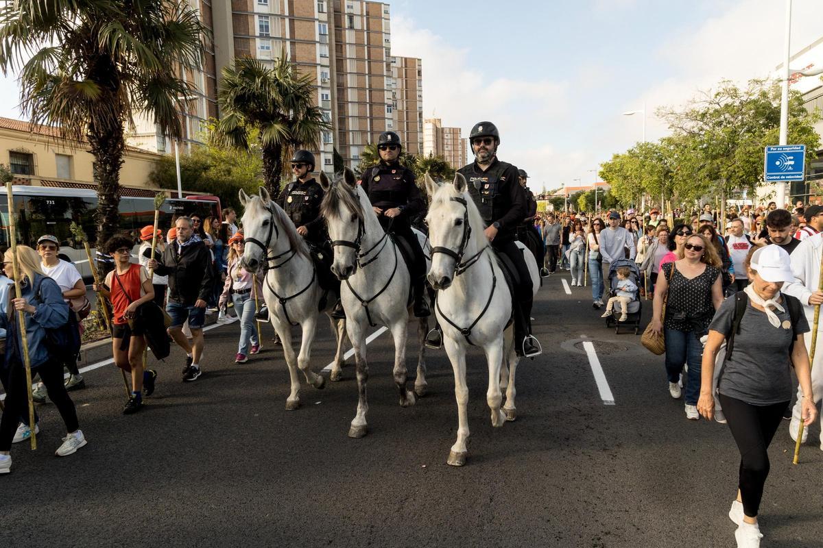 La Policía Nacional también ha patrullado a caballo en la romería