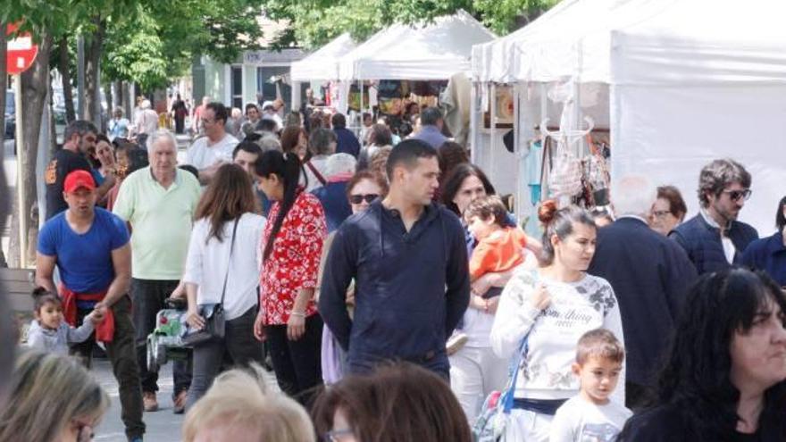 Els expositors es van instal·lar al passeig Ciutat de Girona.