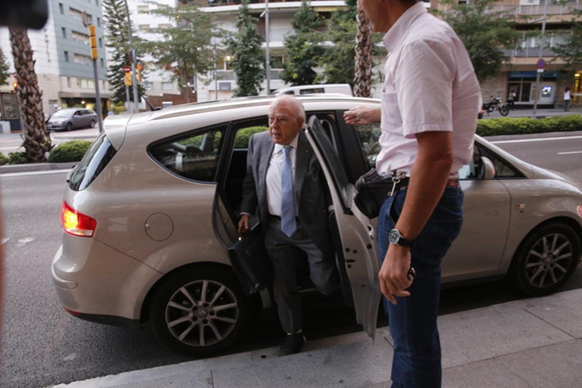 L’expresident de la Generalitat Jordi Pujol, a l’arribar al seu domicili. L’expresident de la Generalitat Jordi Pujol, a l’arribar al seu domicili.
