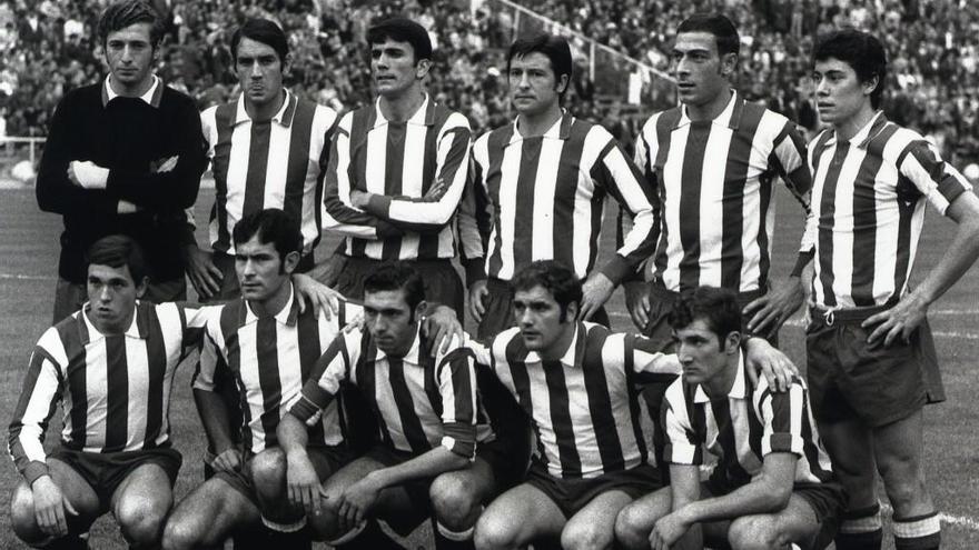 Foto del encuentro en el Santiago Bernabeu, donde el Sporting formó con Castro, Miera, Hernández, Herrero I, Puente, José Manuel (fila de arriba, de izquierda a derecha), y Juan Valdés, Pascual, Quini, Tati Valdés y Churruca (fila de abajo, de izquierda a derecha)