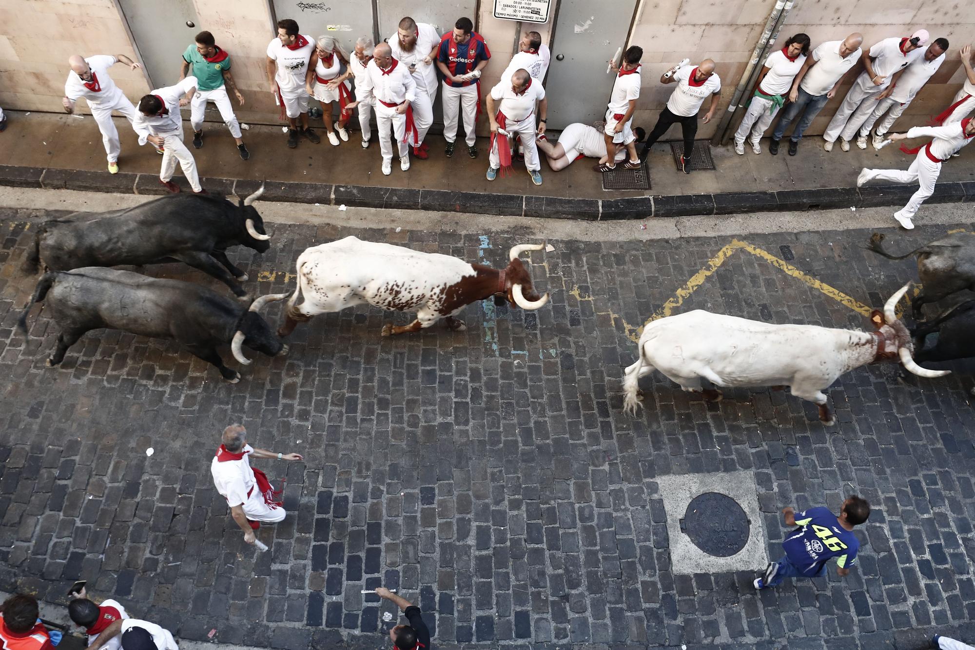 Tercer encierro de S (152359185).jpg