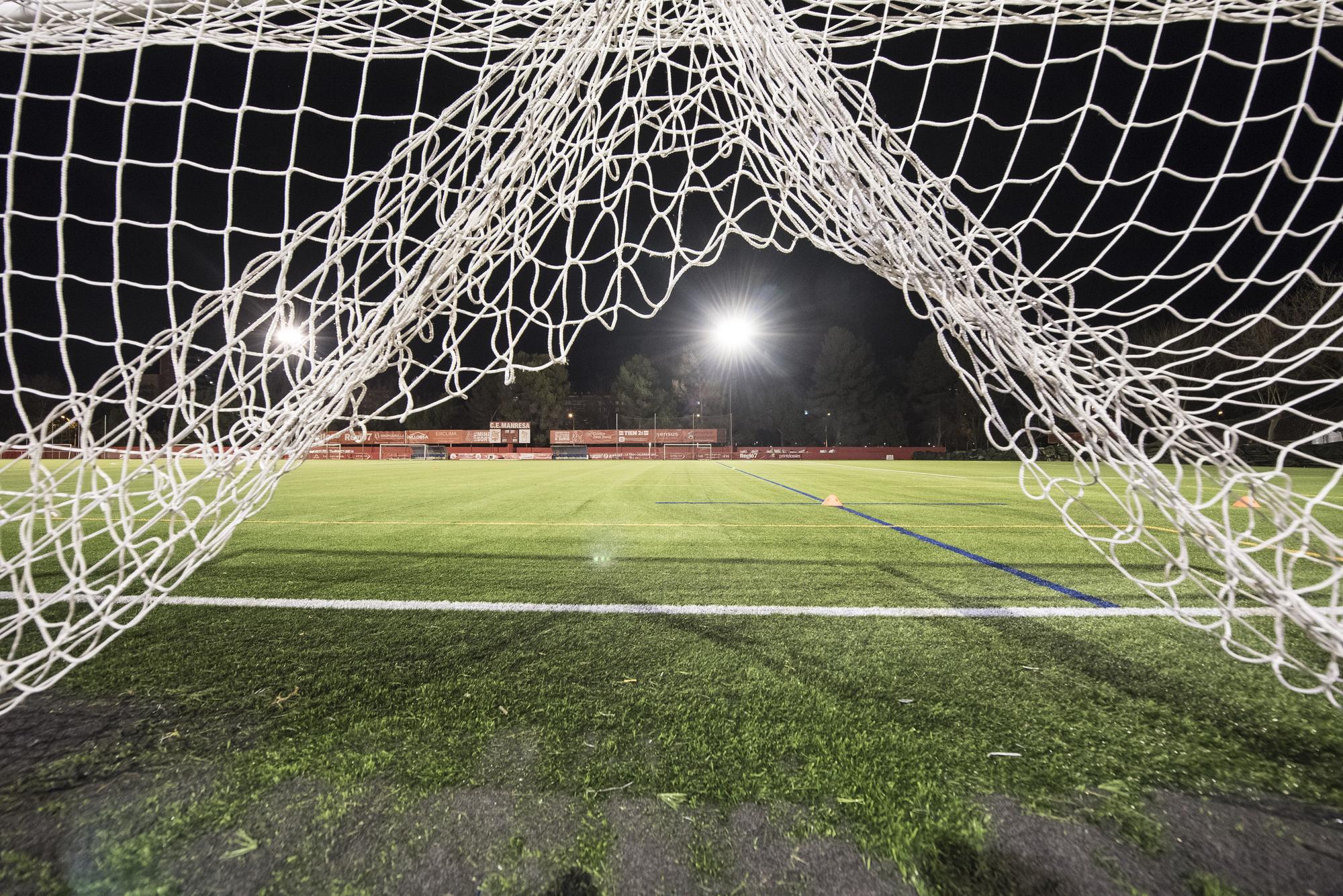 El CE Manresa estrena la gespa del Nou Estadi