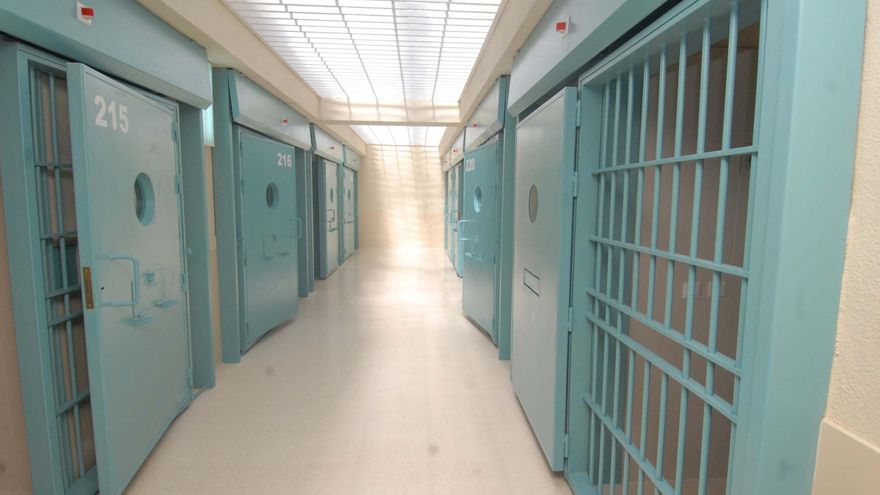 Nueva agresión en la cárcel de Albocàsser: un interno en el módulo de aislamiento hiere a dos funcionarios