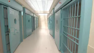 Nueva agresión en la cárcel de Albocàsser: un interno en el módulo de aislamiento hiere a dos funcionarios
