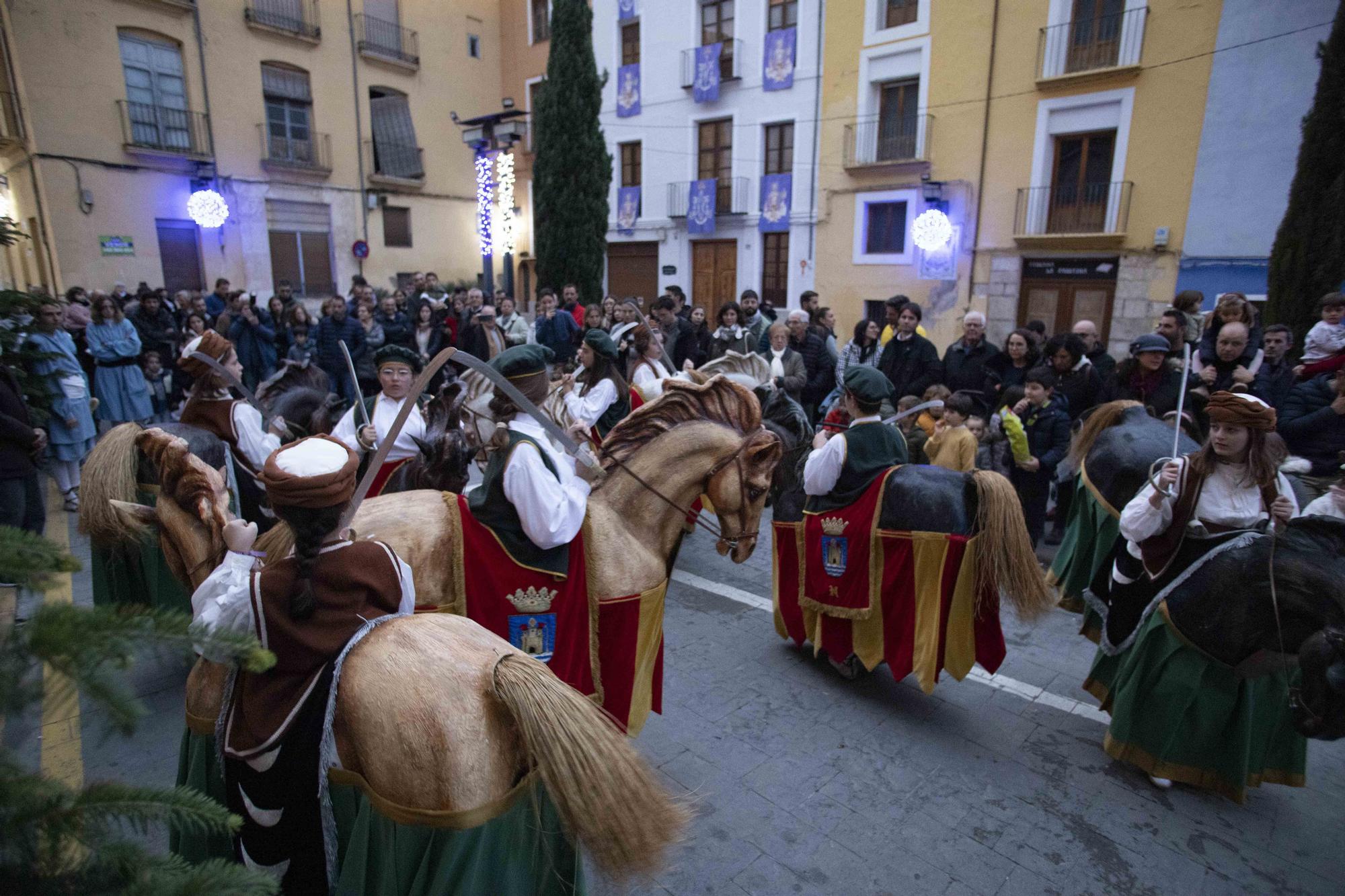 Ontinyent se vuelca con la tradiconal procesión de la Puríssima