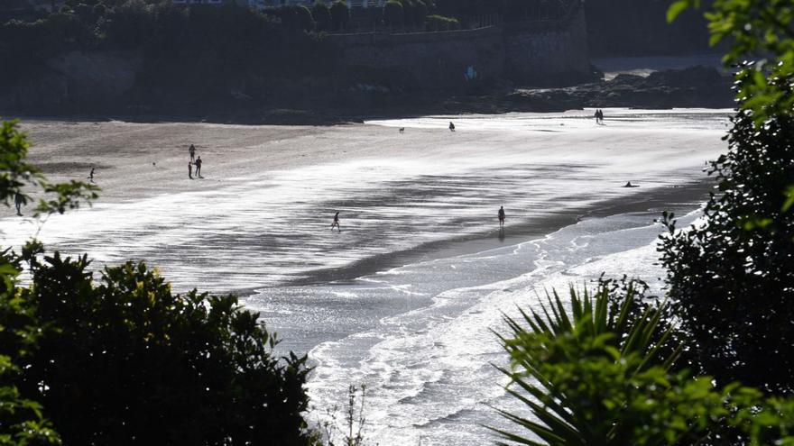 Bastiagueiro, única playa no mediterránea con bandera azul cada año desde 1987