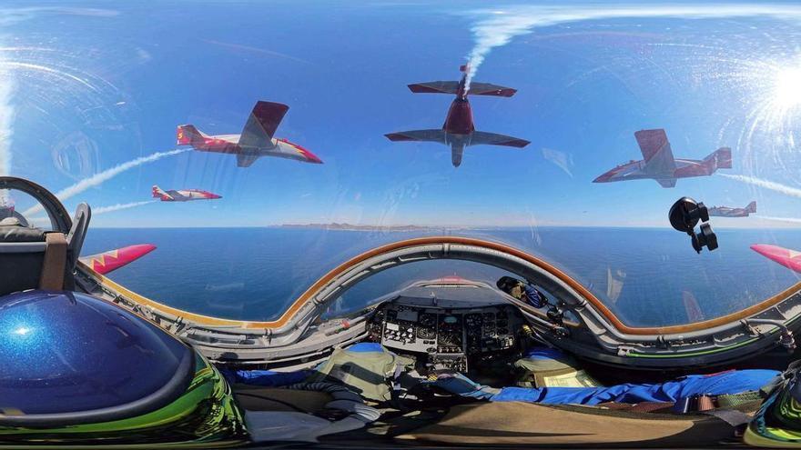 Las gafas de VR permitirán a los asistentes del Festival Aéreo de San Javier experimentar un vuelo con la Patrulla Águila