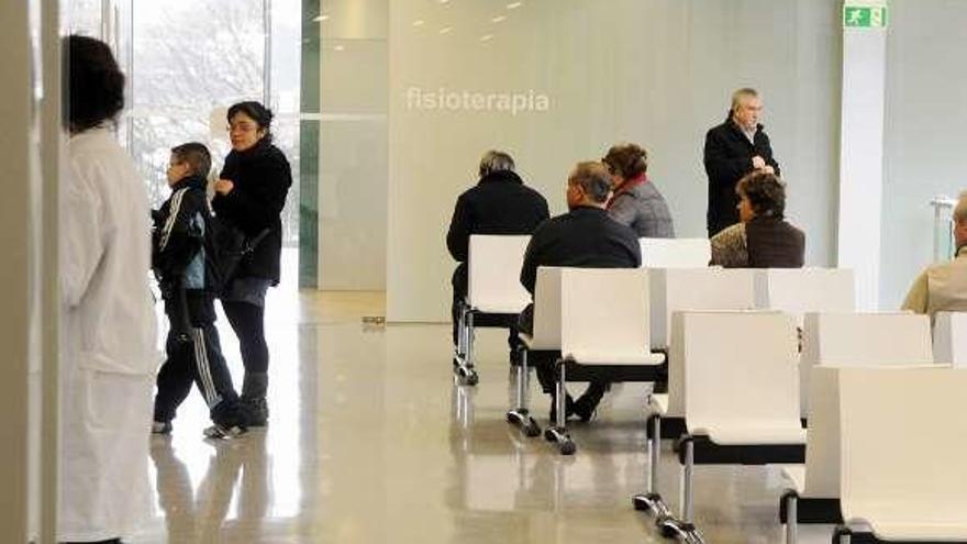 Sala de espera en un centro de salud de Pontevedra. // Gustavo Santos