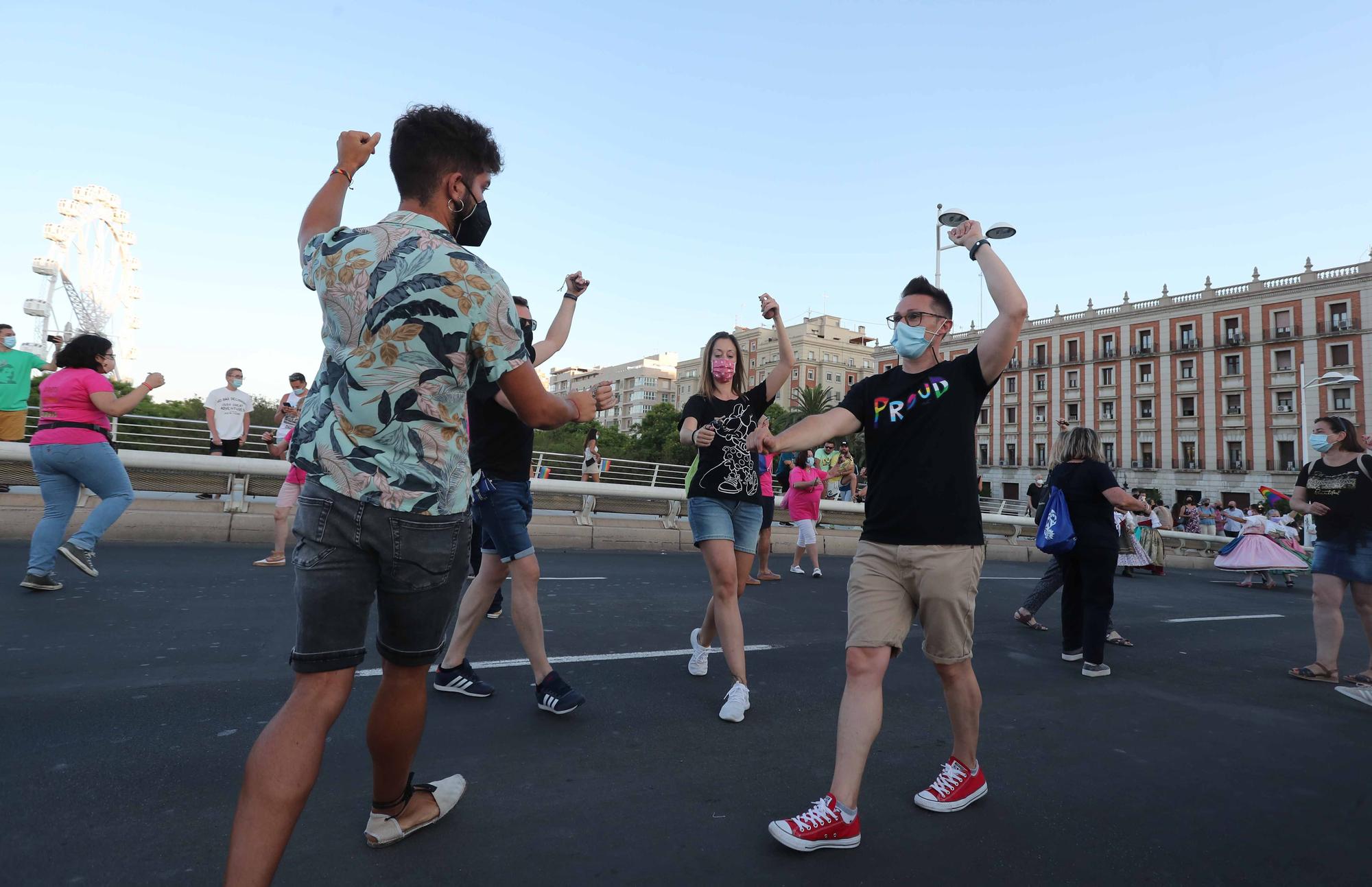 El mundo del deporte estuvo en el día del Orgullo LGTBI+ en València