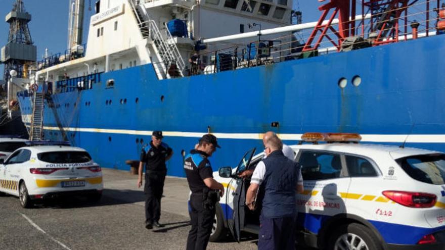 Hallan a una tripulante muerta en un barco del dique Reina Sofía